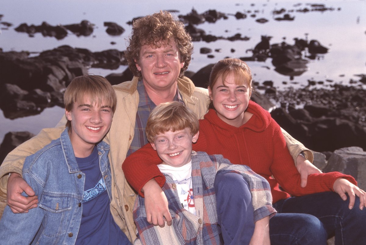 GRAPHIC: Andrew Gilbert as Tony Twist, Rian Mclean as Pete Twist, Ebonnie Masini as Linda Twist and Mathew Waters as Bronson Twist on the set of Round the Twist S03E02 Viking Book of Love