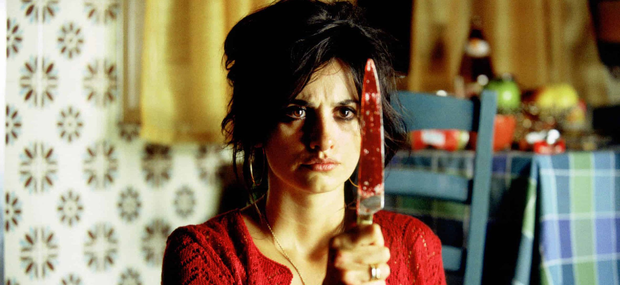 volver - Penelope Cruz with knife