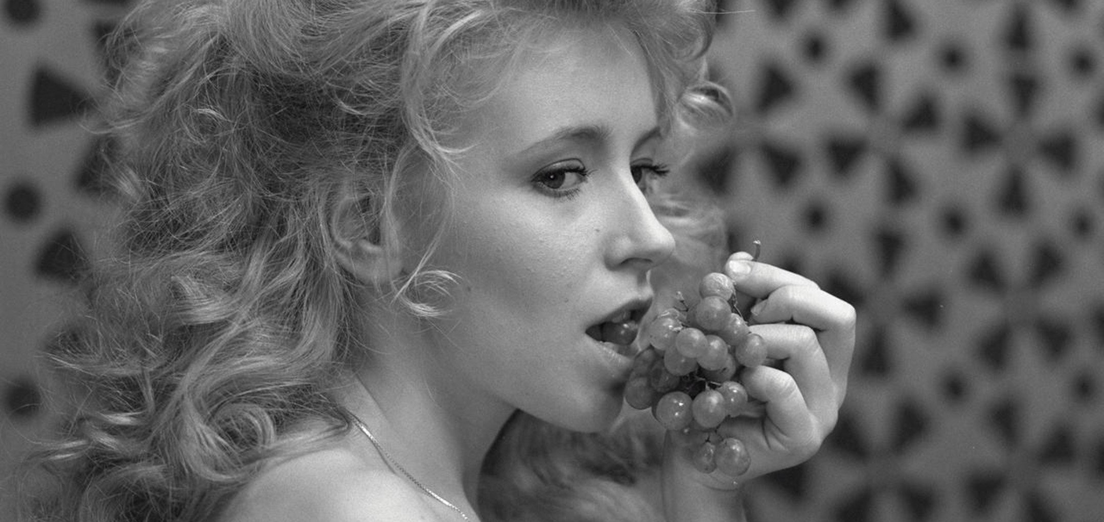 Dorota Segda in My Twentieth Century (1989)