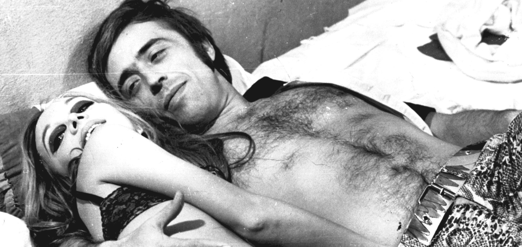Helena Ignez and Paulo Villaça in The Red Light Bandit (1968)