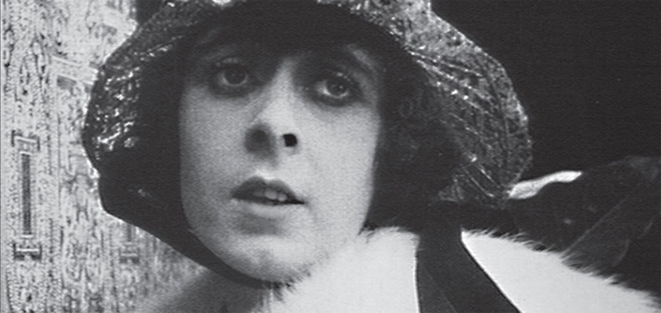 Lottie Lyell in The Woman Suffers (1918)